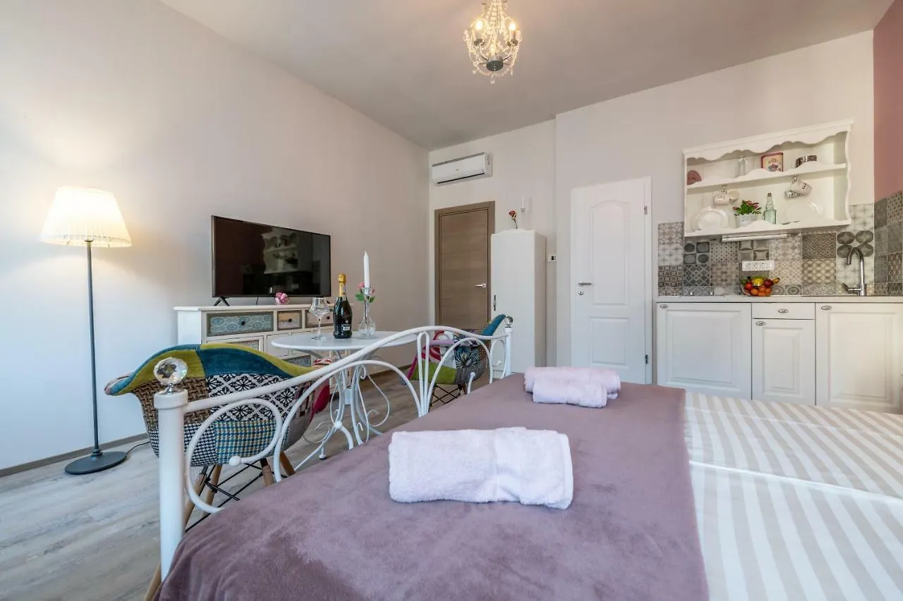 פולה Old City Romantic Studios 3