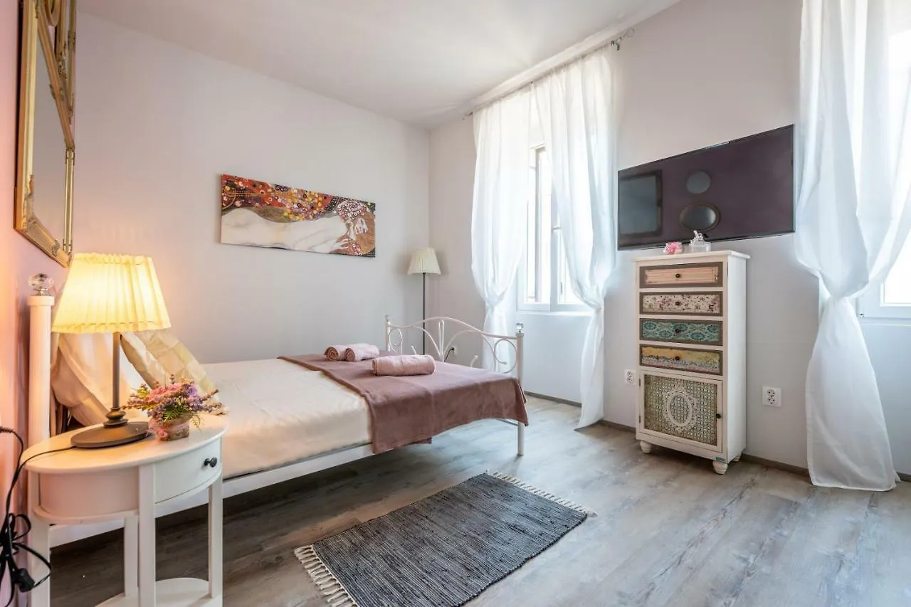 Apartment Old City Romantic Studios 3 Pula