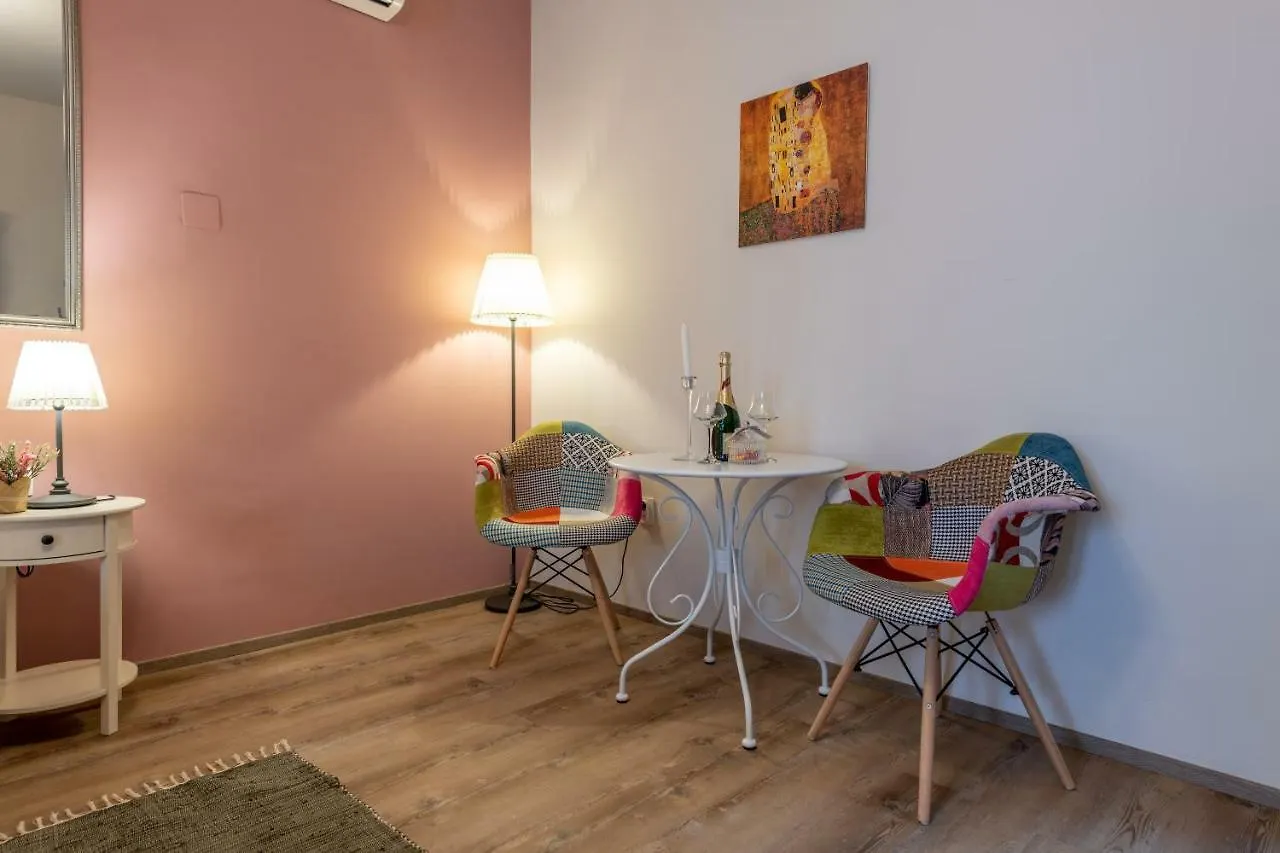 Old City Romantic Studios 3 Pula Apartment